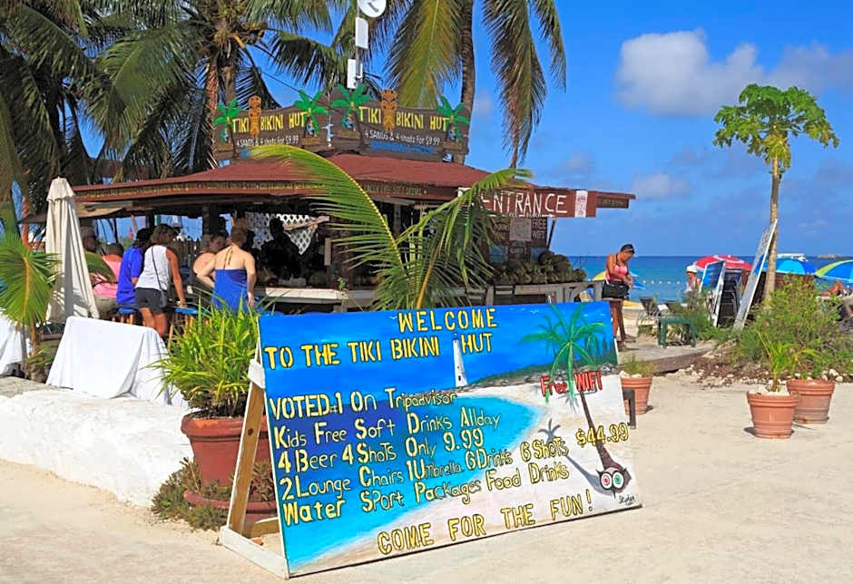 Colony Club Inn & Suites