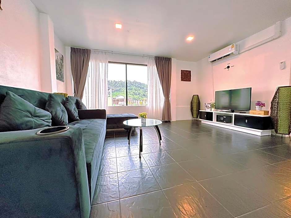 Hotel Baya Phuket - Rooftop Pool, Next to Food Market & Steps to Beach