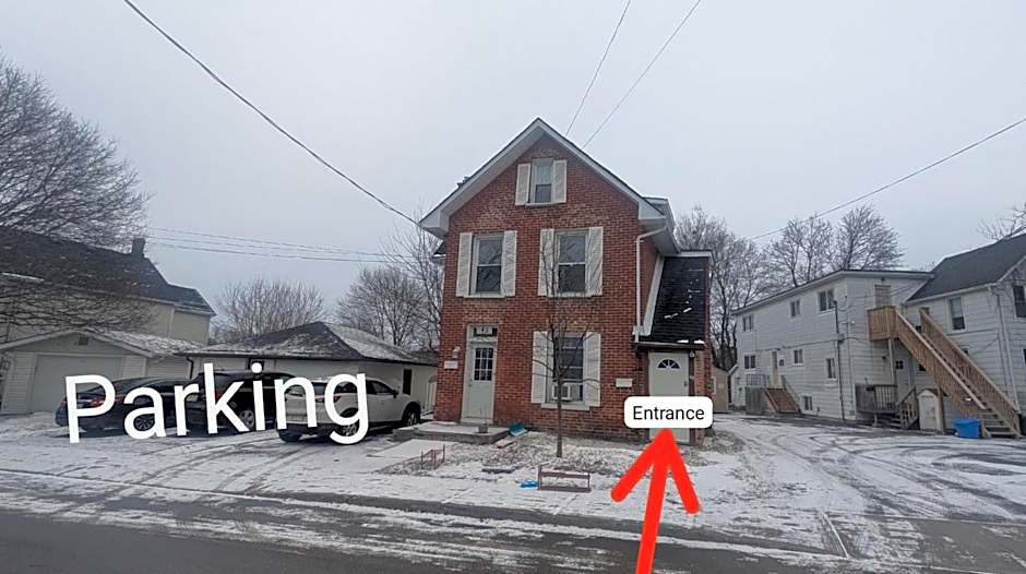 Cozy downtown one bedroom free parking