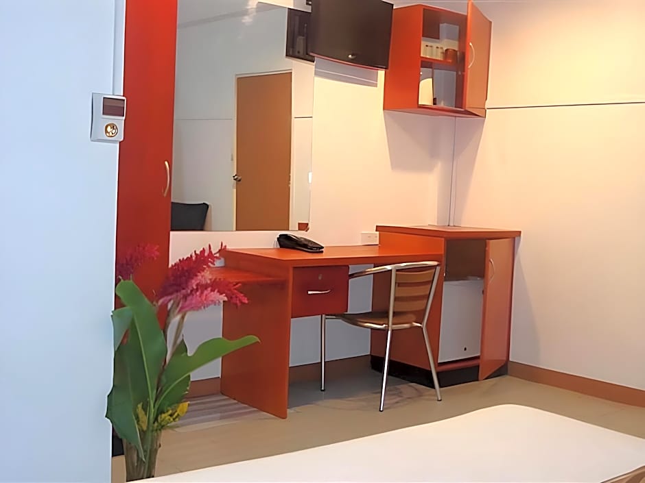 Nadi Downtown Hotel (CFC Certified)