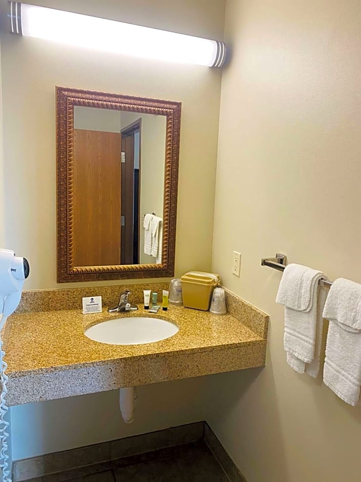 Best Western Legacy Inn & Suites Beloit/South Beloit