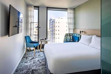 Standard Queen Room - Free Breakfast