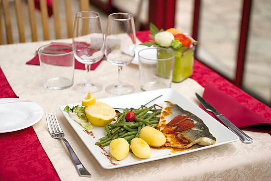 Hôtel & Résidence Vacances Bleues Orhoïtza