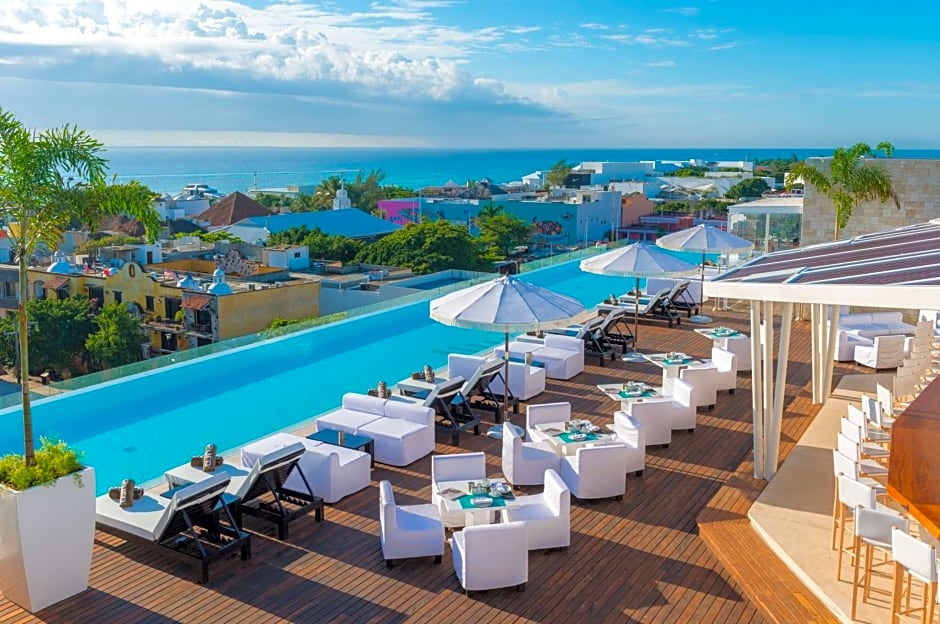 The Fives Downtown Hotel & Residences, Curio Collection by Hilton