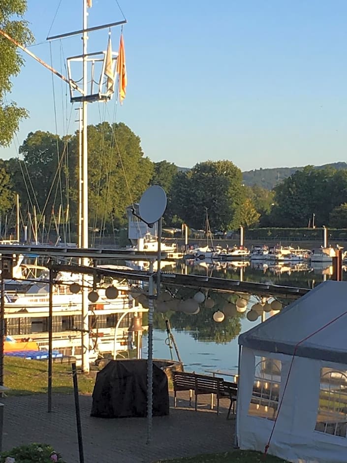 Schmuckkästle am Hafen