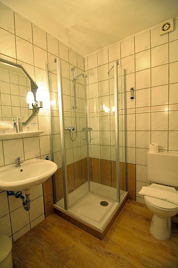 Arador-City Hotel
