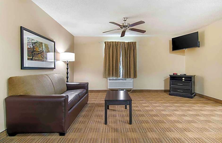 Extended Stay America Suites - St. Louis - Earth City