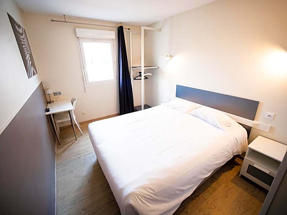 Hotel Grand Cap Rooftop Pool