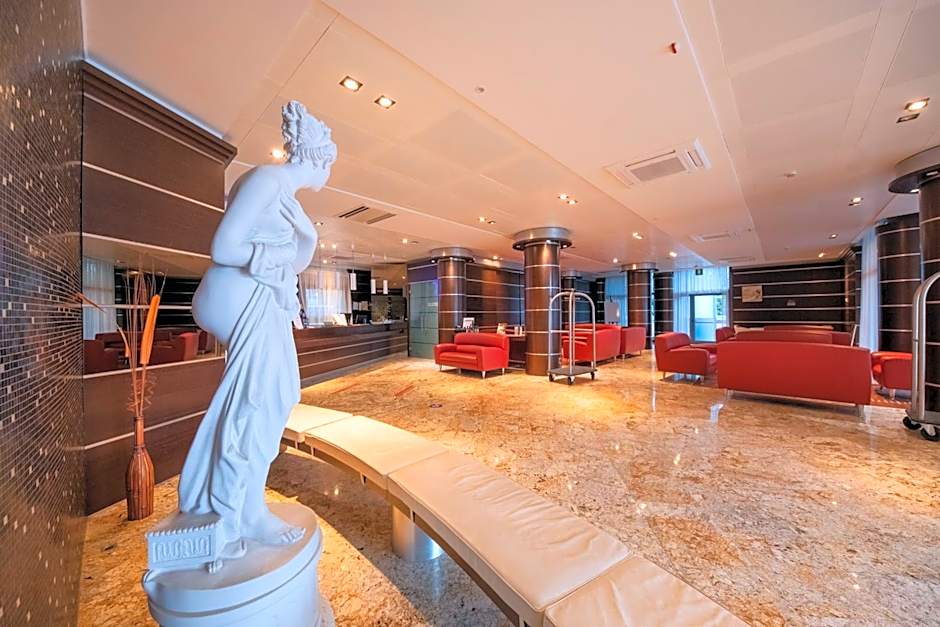 Dado Hotel International