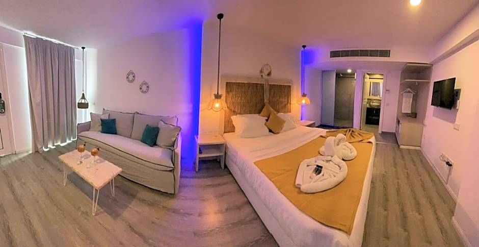 Ocean Dreams Suites - By the Harbour