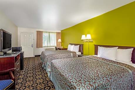 Queen Room with Two Queen Beds - Non-Smoking