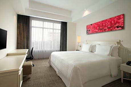 Premium King Room with City View