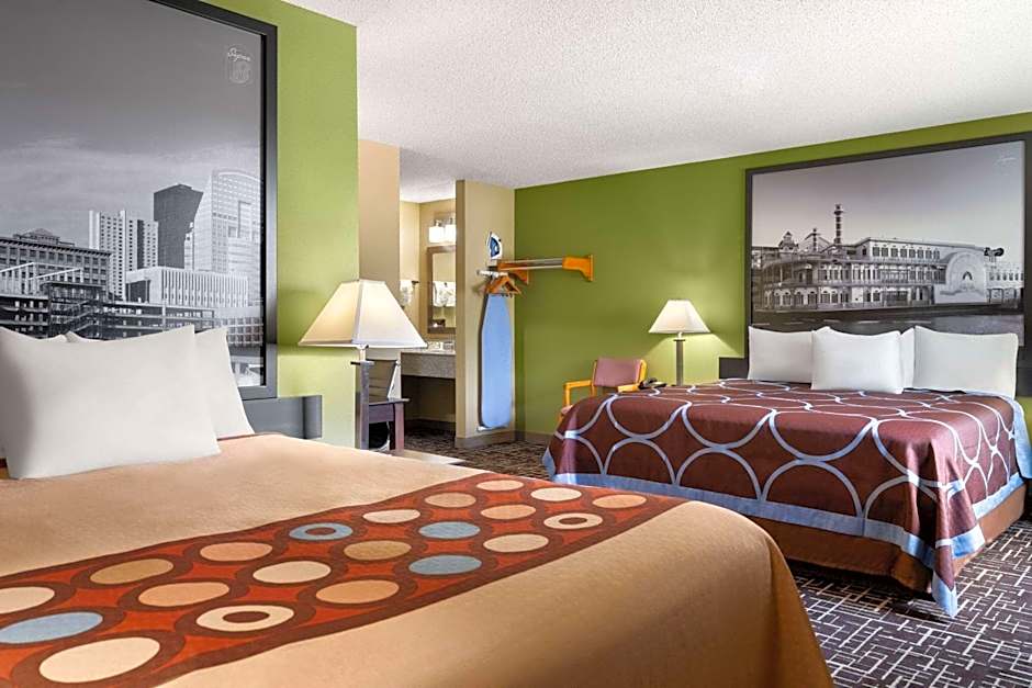 Super 8 by Wyndham Dyersville