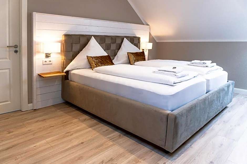 Photo 1 of 3 of Junior Suite, City View