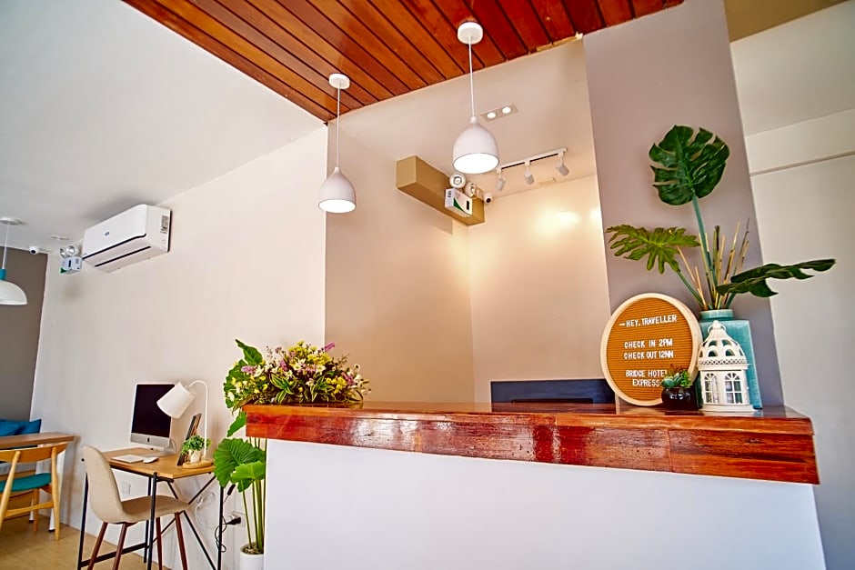 Bridge Hotel Express