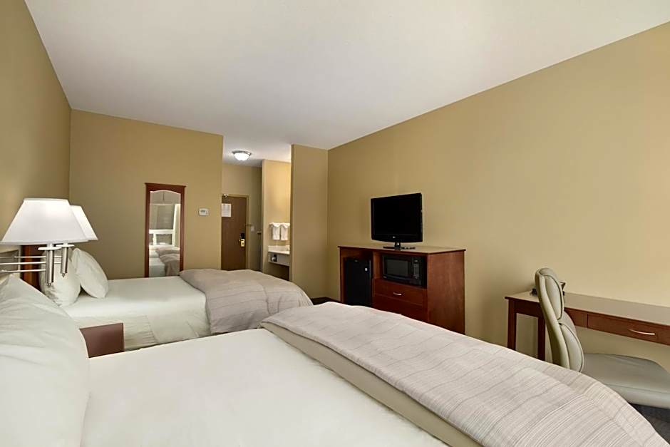 Days Inn & Suites by Wyndham Brandon