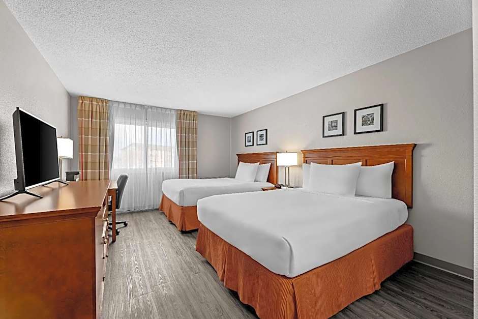 Travelodge Suites by Wyndham Regina - Eastgate Bay