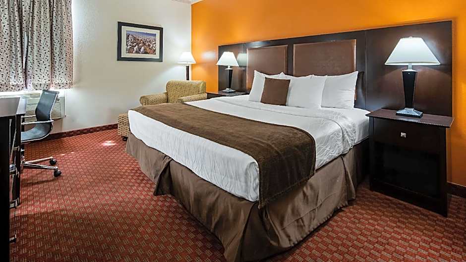 Best Western Plus Lubbock Windsor Inn