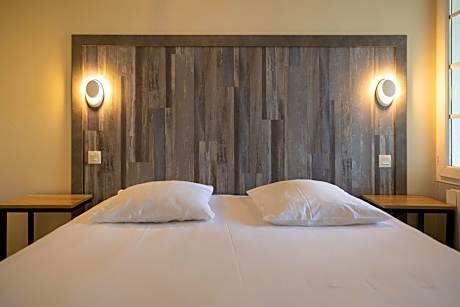 One-Bedroom Apartment (2-4 people)