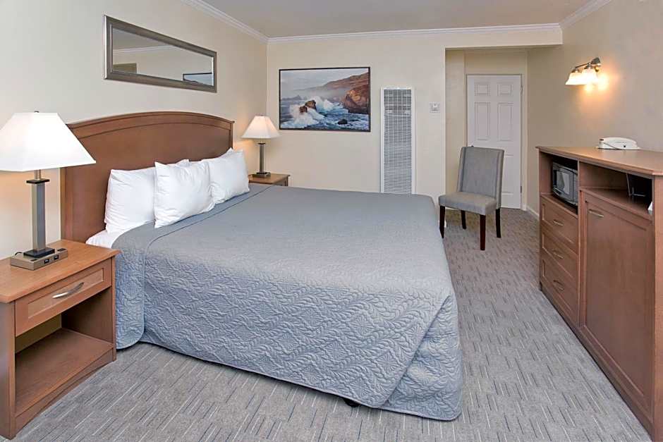 Photo 1 of 5 of 1 King Bed