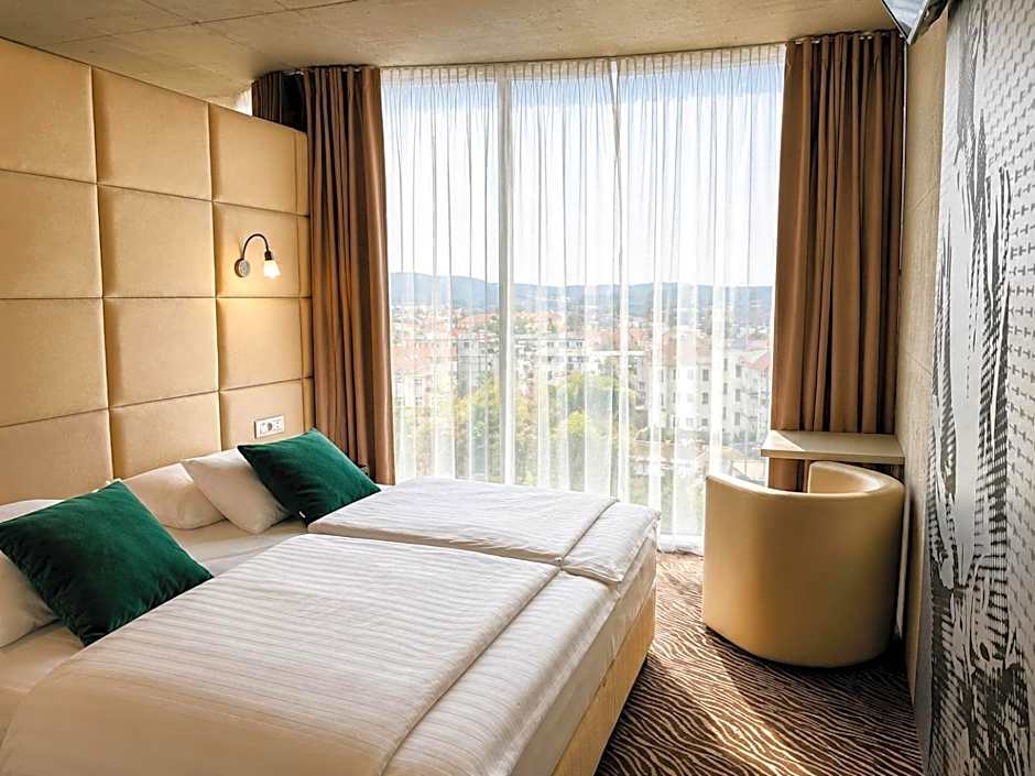 Sono Hotel