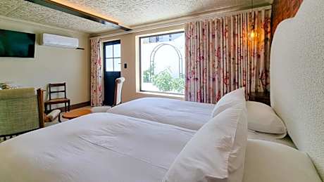 Twin Room with Pool View