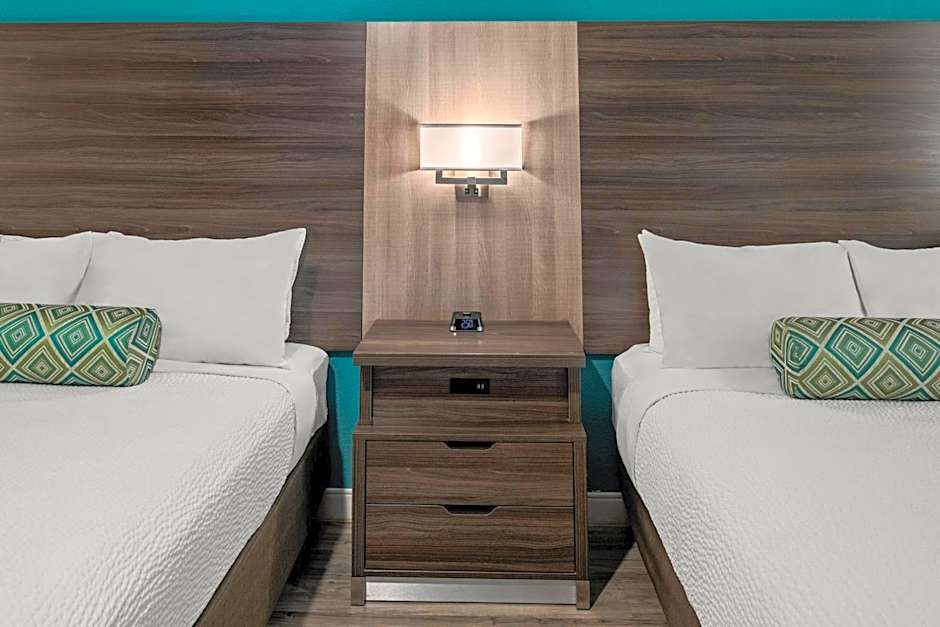 Yosemite Southgate Hotel & Suites