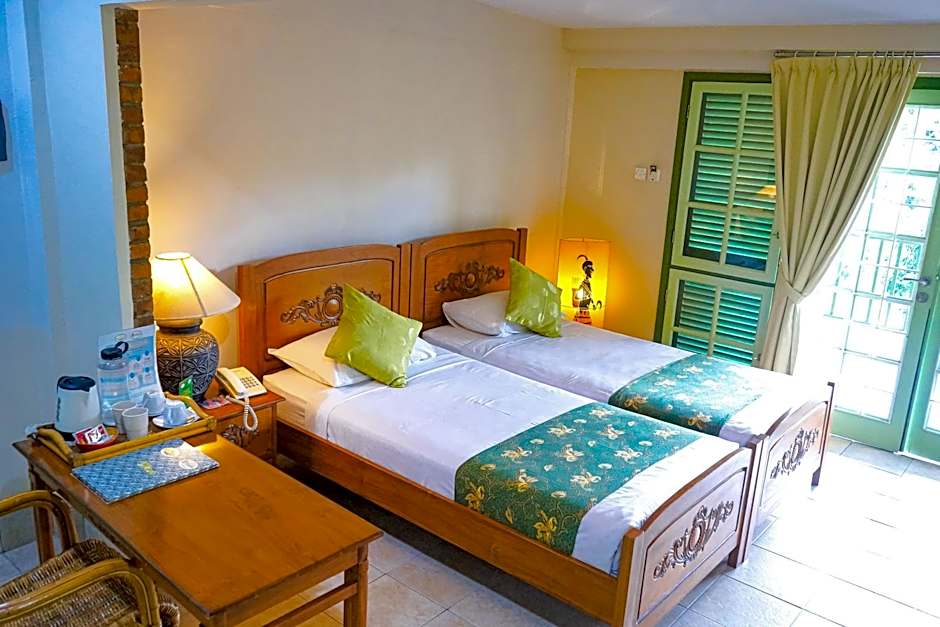 Hotel Deli River and Restaurant Omlandia