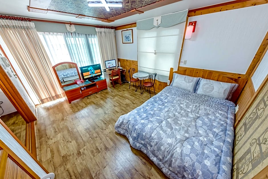 Gyul Hyanggi Pension