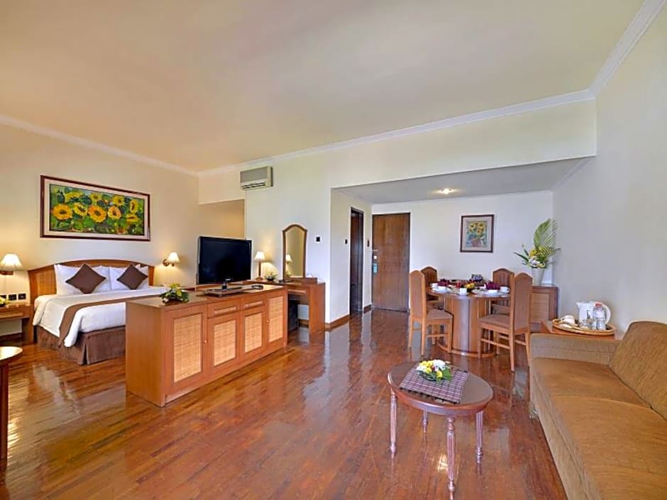 Grand Whiz Hotel Trawas