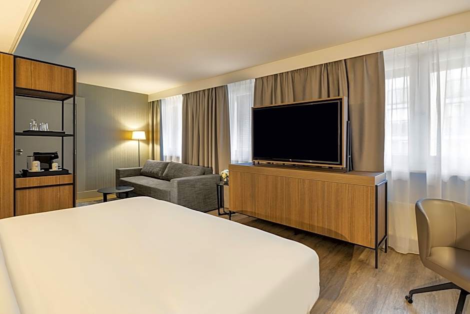 Photo 1 of 14 of Junior Standard Suite