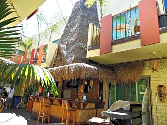 Banana Bungalow West Hollywood Hotel & Hostel