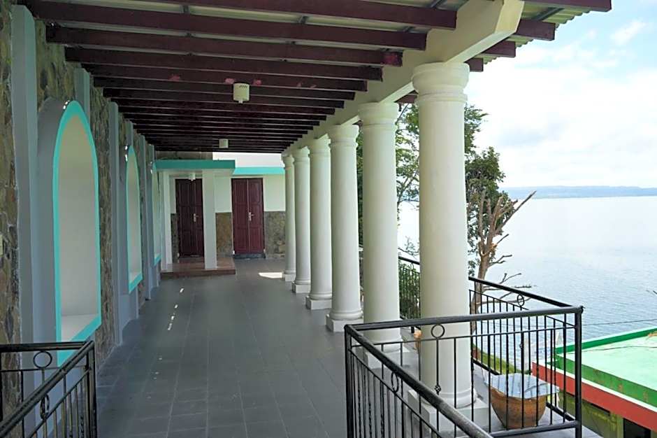 Tiara Bunga Hotel & Villa