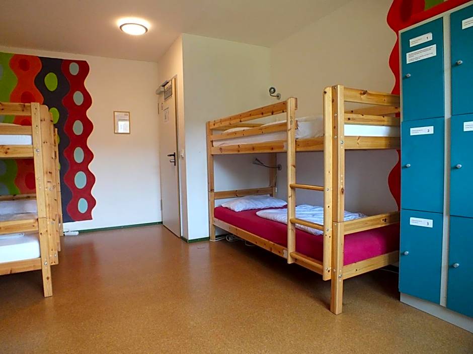 Max Hostel