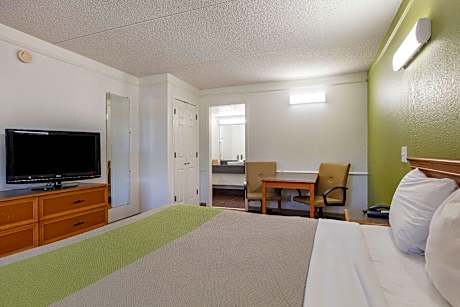 King Room - Disability Access - Non-Smoking