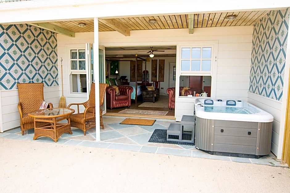 Tolcarne Beach Colonial Restaurant and Rooms