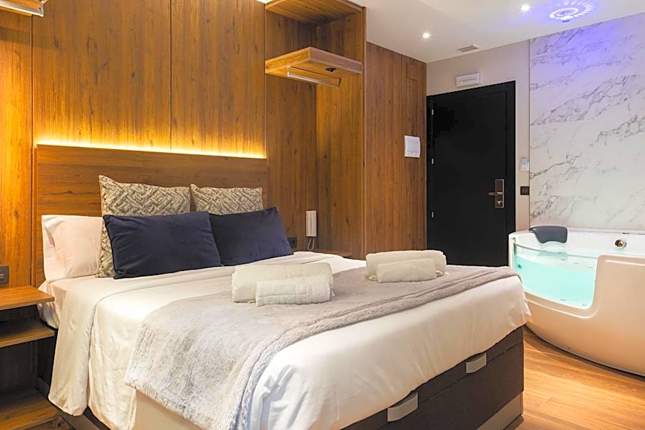 DAOS Suites & Terrace Marbella