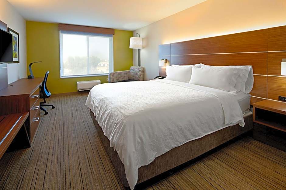 Holiday Inn Express Fresno South By IHG