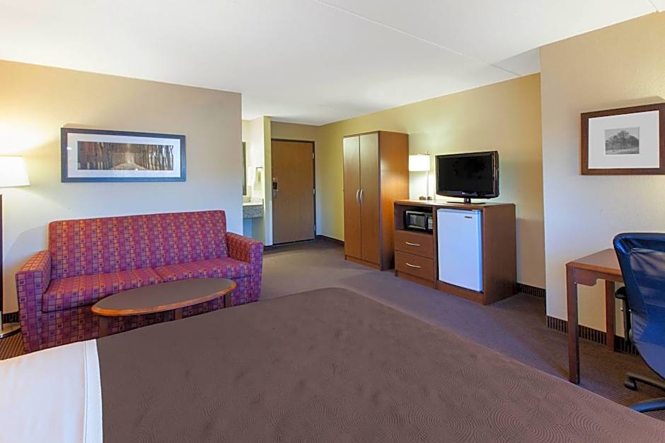 AmericInn by Wyndham Iron River