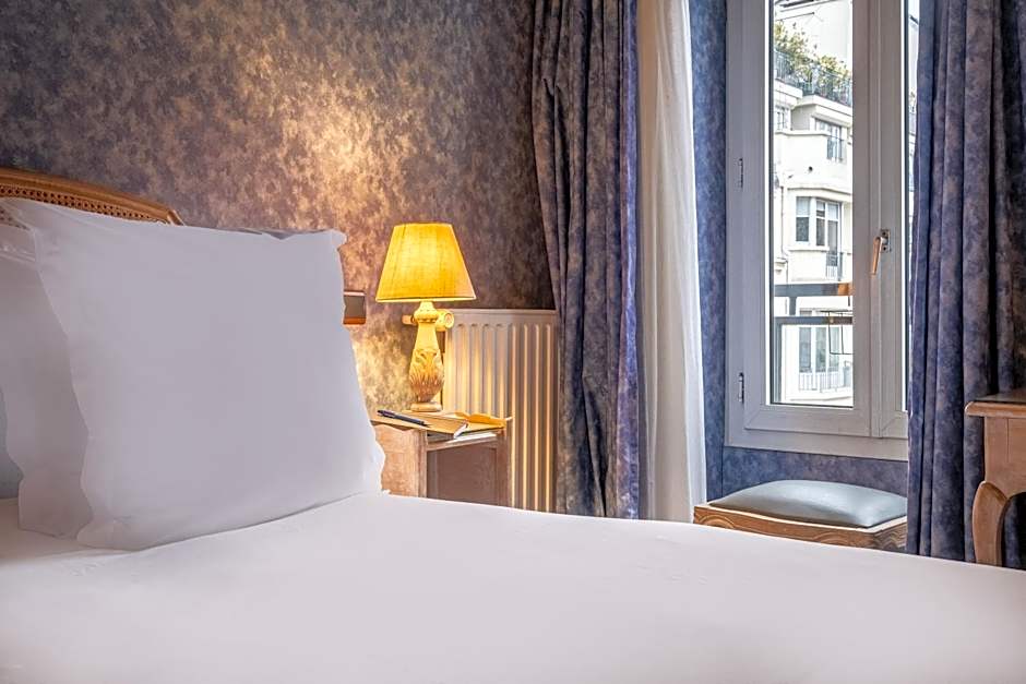 Hotel Baudelaire Opera