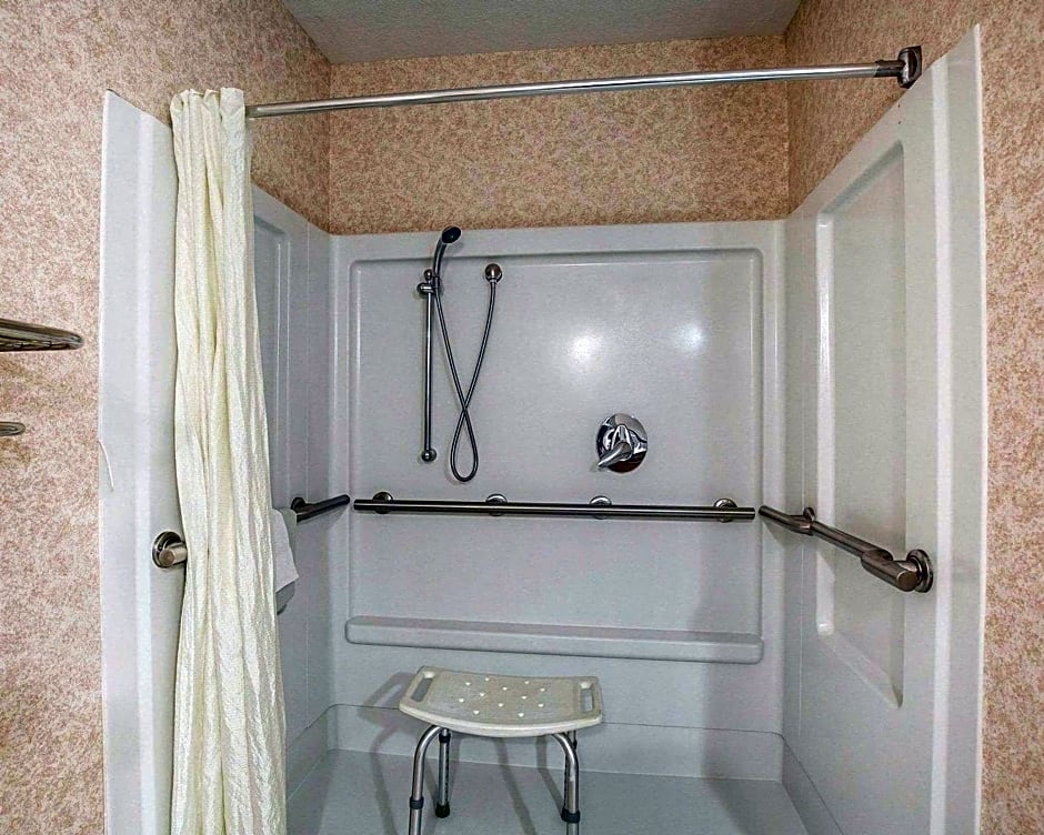 Econo Lodge Inn & Suites Beaumont