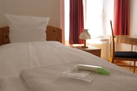 Single Room with Shared Bathroom