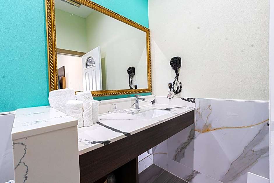 La Vyoma Villas, Westpark Hwy 6