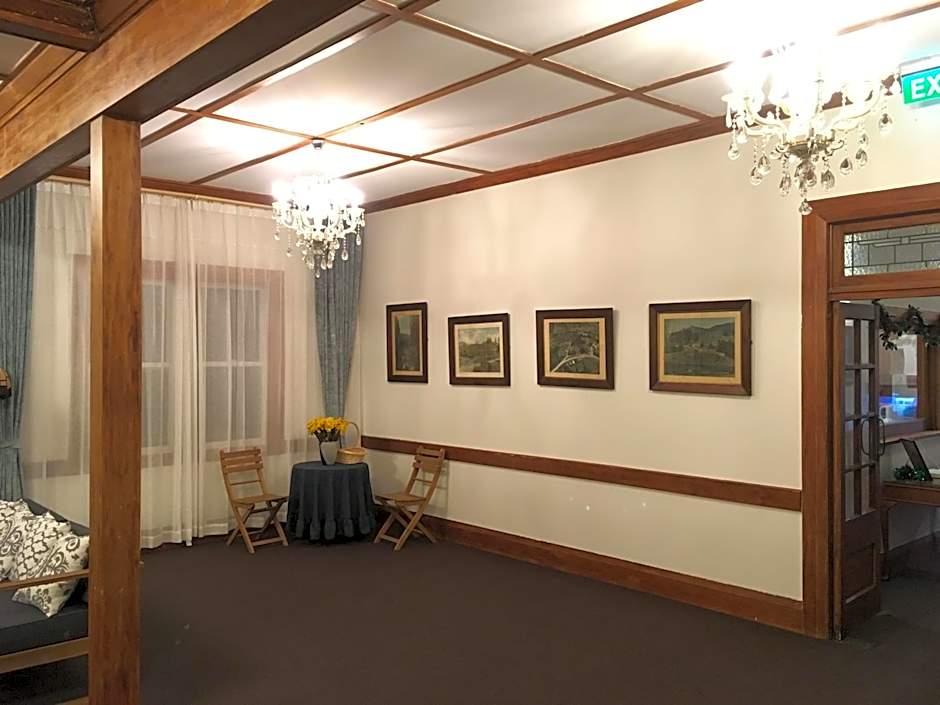 Te Puia Hot Springs Hotel