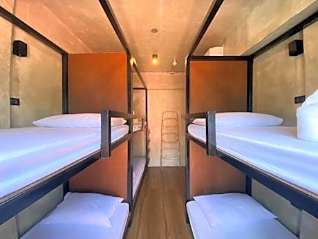 6-Bed Mixed Dormitory Room