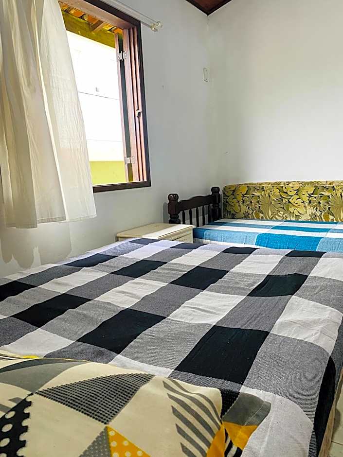 Chalé com churrasqueira - 50 metros da praia da Maranduba - Beira Mar