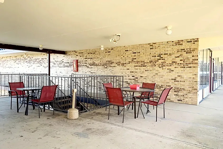 Paris Inn and Suites