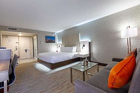 1 King Bed High Floor