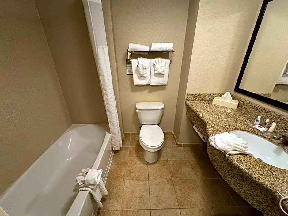 Comfort Inn & Suites Lexington Park near Pax River