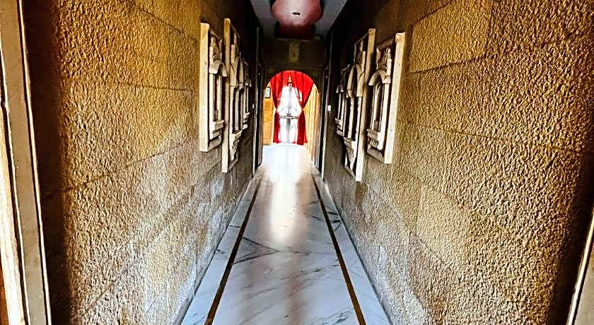 Golden Marigold Hotel